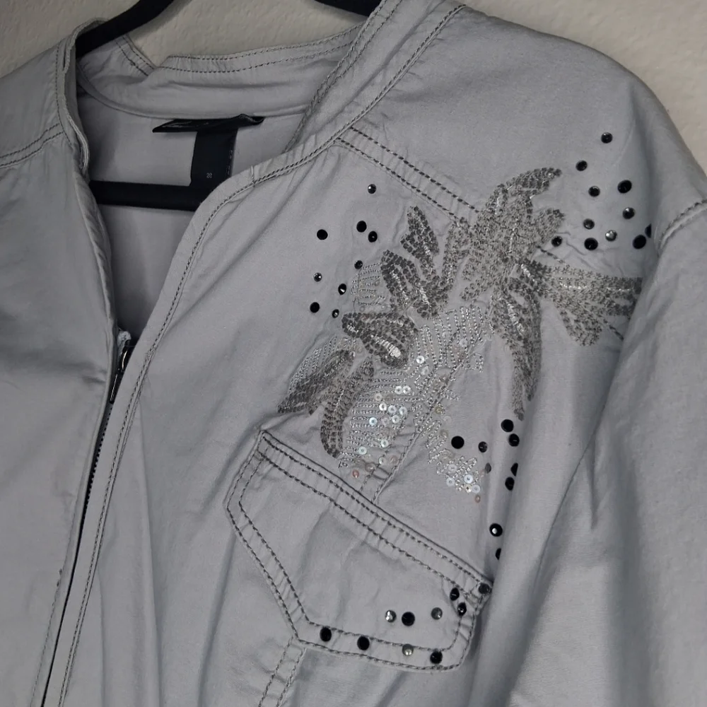 Lane Bryant Lightweight Jacket 3/4 Sleeve Gray Embroidered Plus Size 28